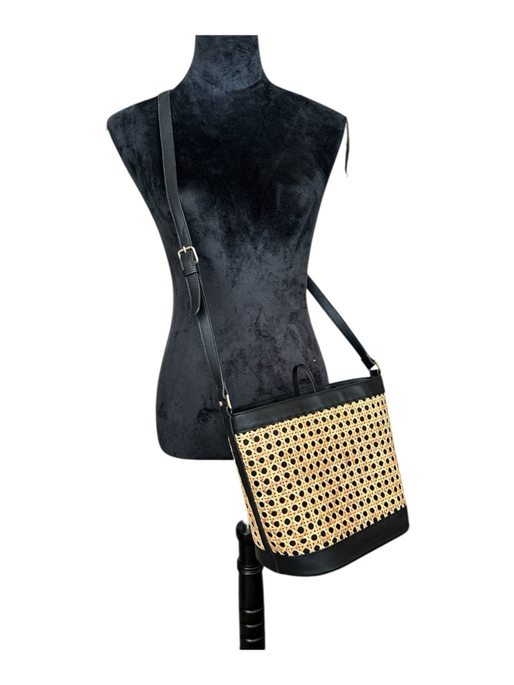 Tommy Bahama Woven Rattan Cane Crossbody Bucket Bag Black Natural Straw Boho